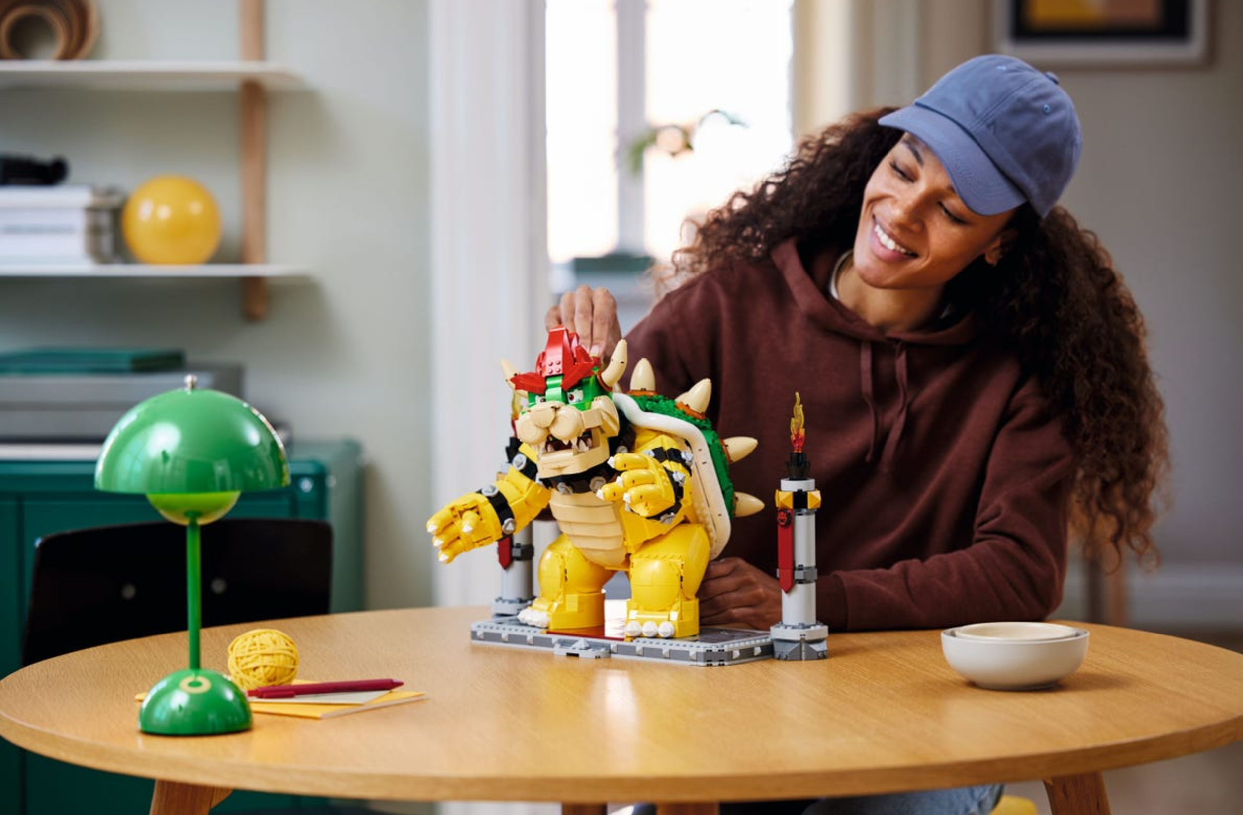 Así de grande lucirá en tu casa este Bowser del nuevo set de 'LEGO Mario'