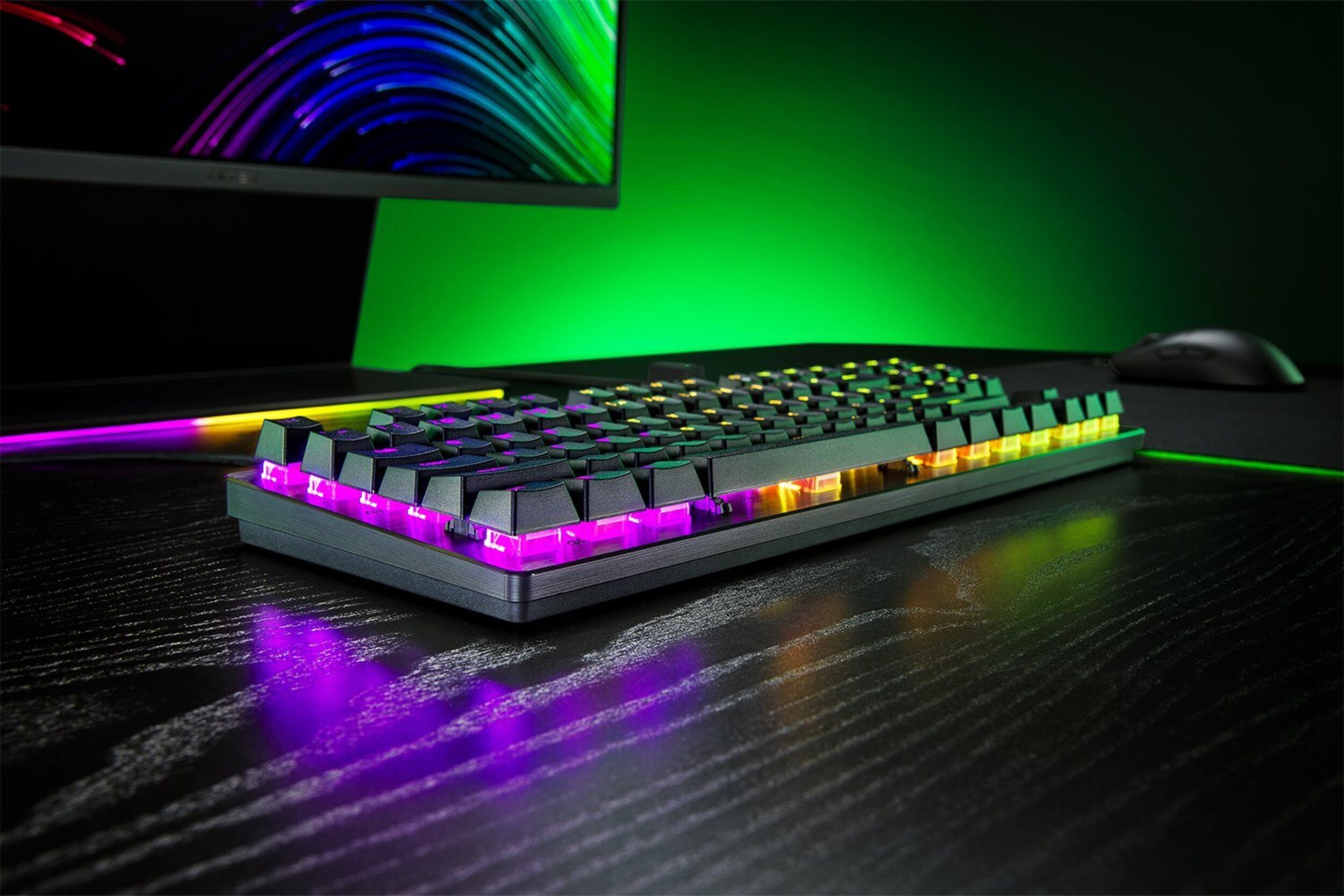 El teclado combina aluminio y ABS de doble inyección para ofrecer robustez en un tamaño muy pequeño.