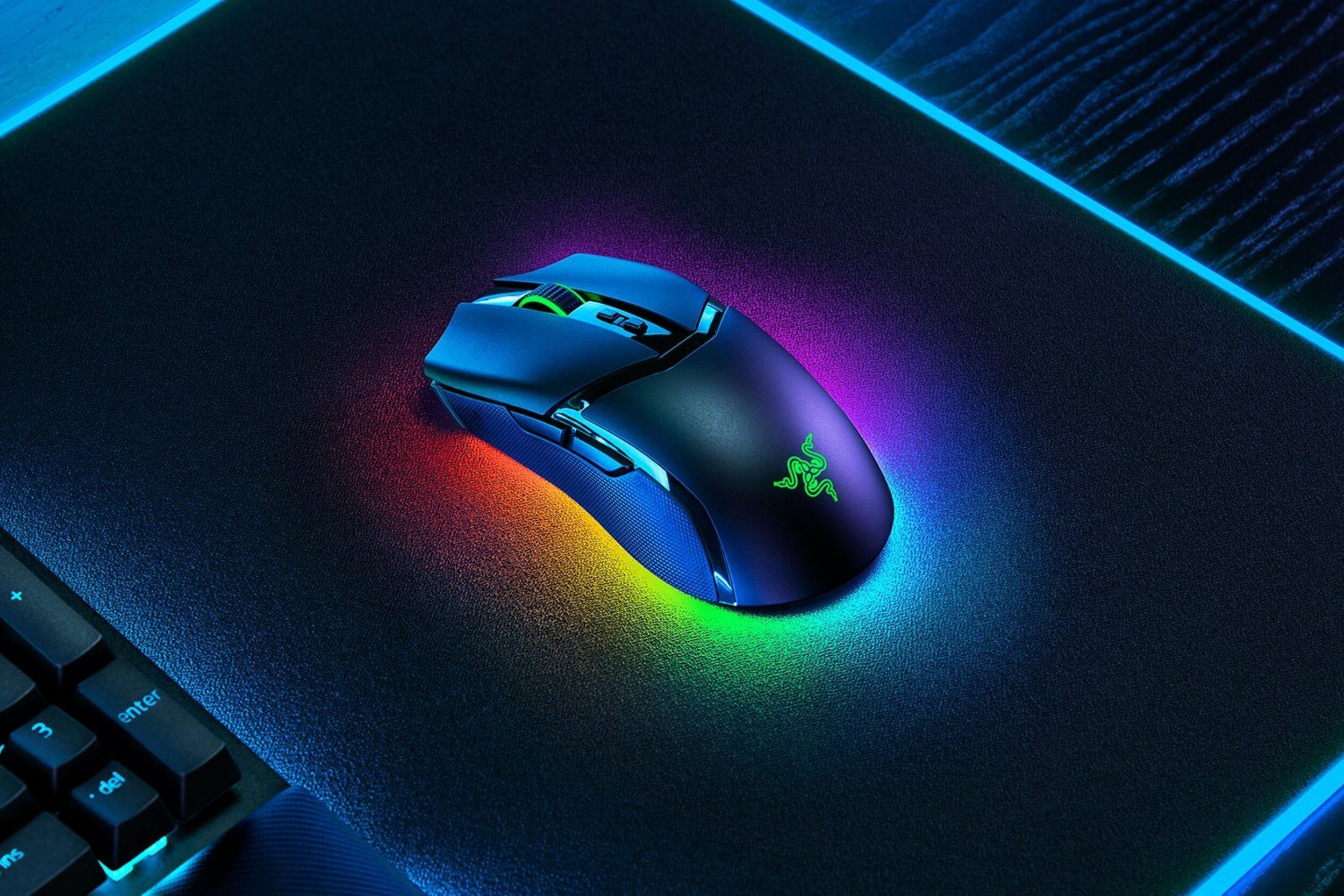 La iluminación del Razer Cobra Pro tiene sentido incluso cuando lo estamos usando.