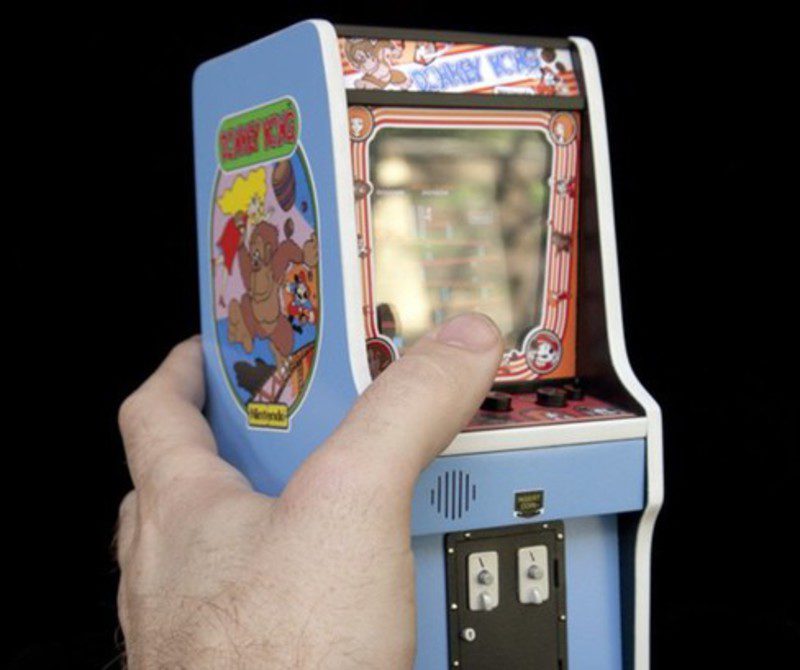 Una arcade con el popular Donkey Kong en versión portátil sale a la luz