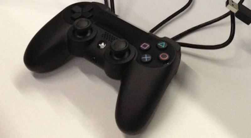 El mando de PS4 vuelve a aparecer en otra imagen
