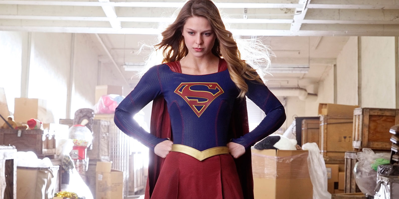 Ya tenemos la primera imagen promocional de Supergirl con Superman