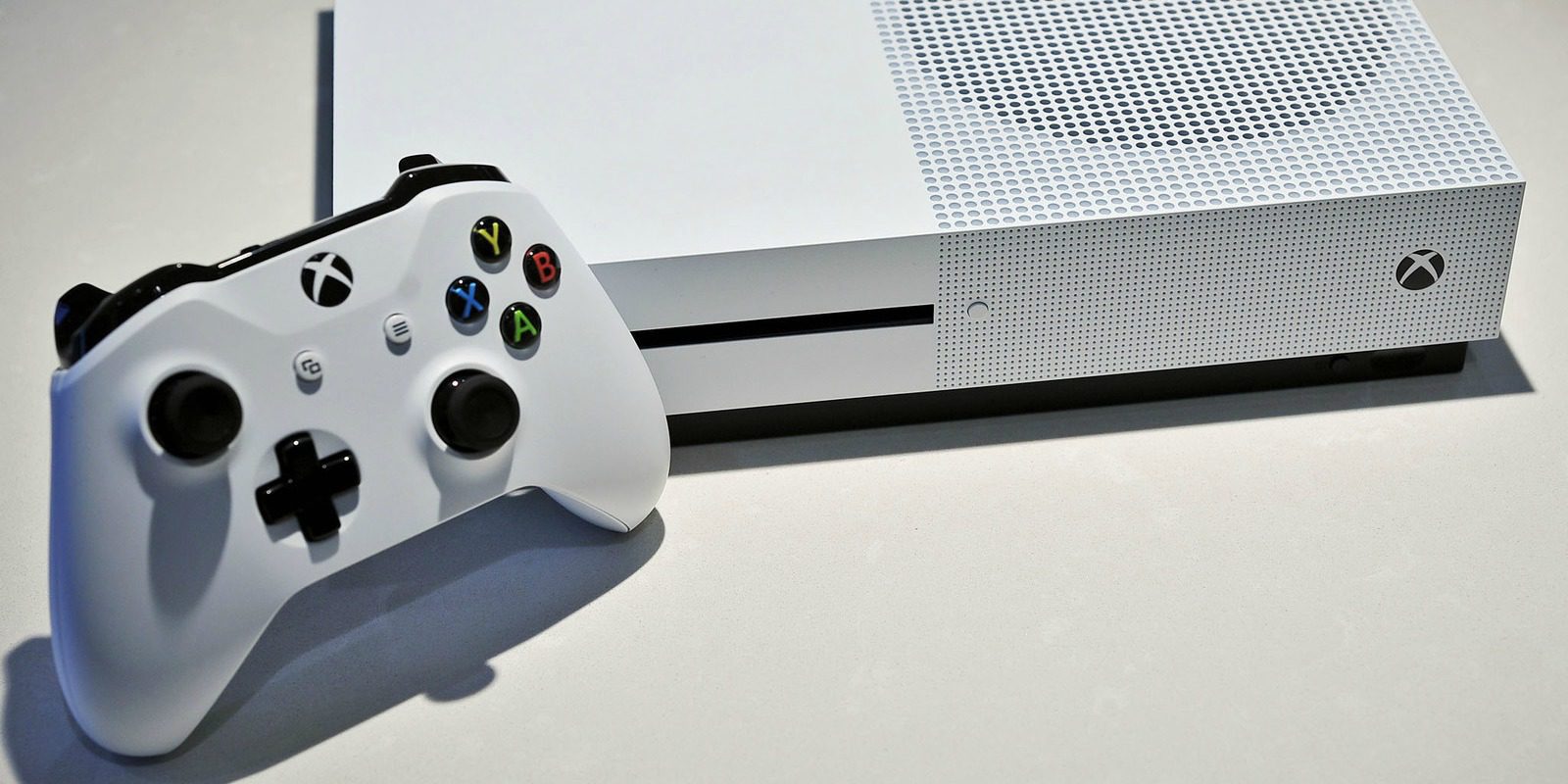 Xbox One S repunta las ventas de la marca un 989% en UK