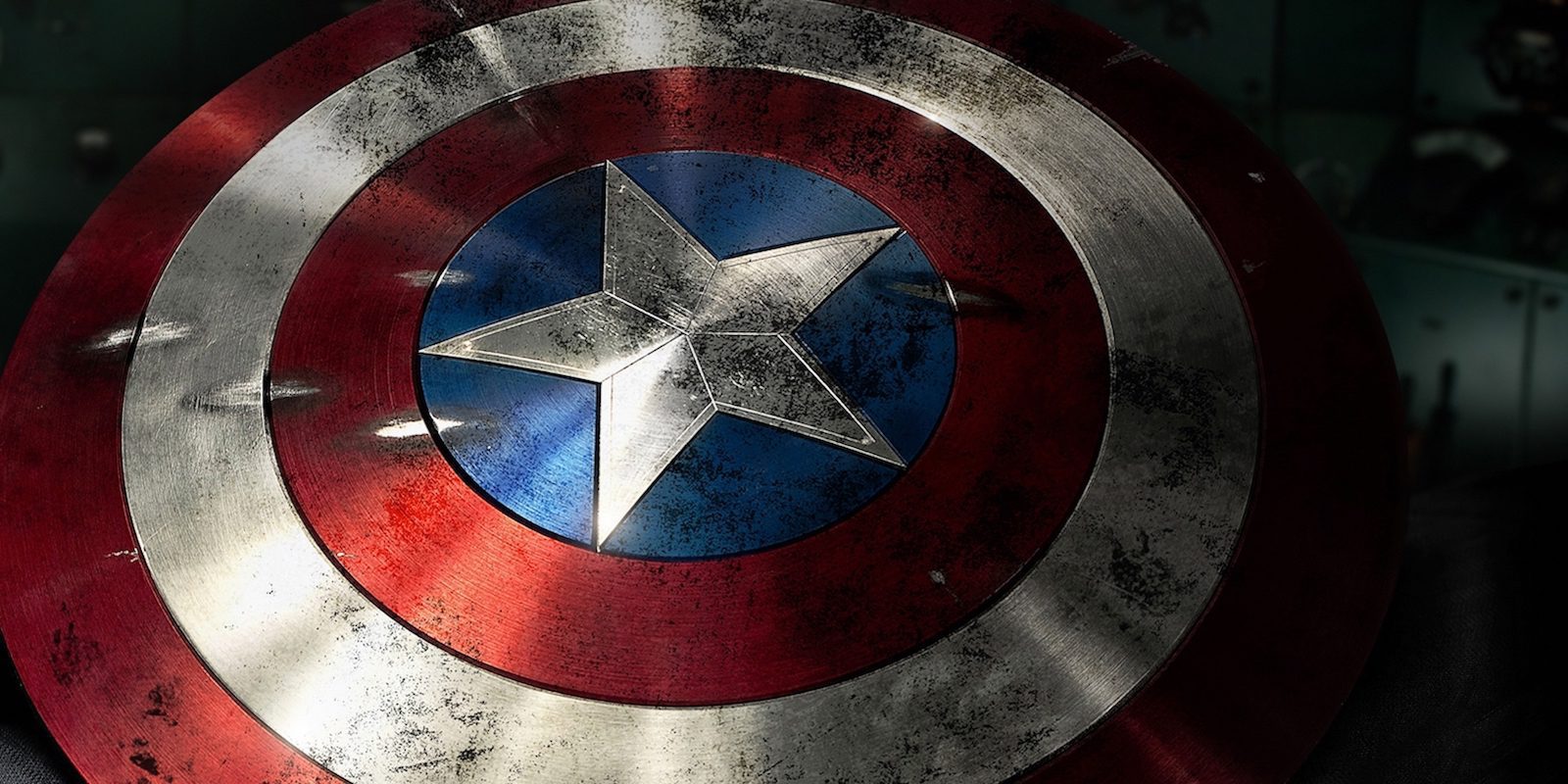 Un concejal de California jura el cargo con el escudo del Capitán América
