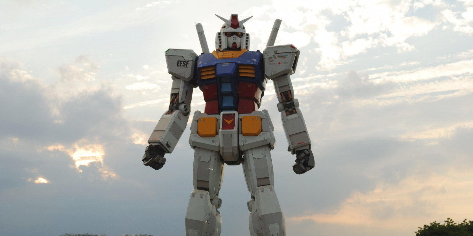 La gigantesca estatua de 'Gundam' de Odaiba se muda