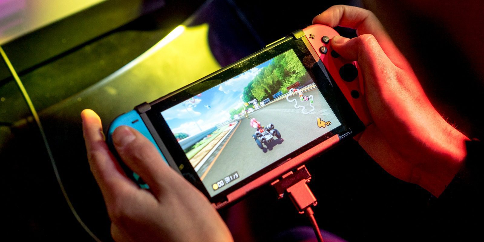 Nintendo Switch Online se puede usar ahora en segundo plano y con el móvil bloqueado