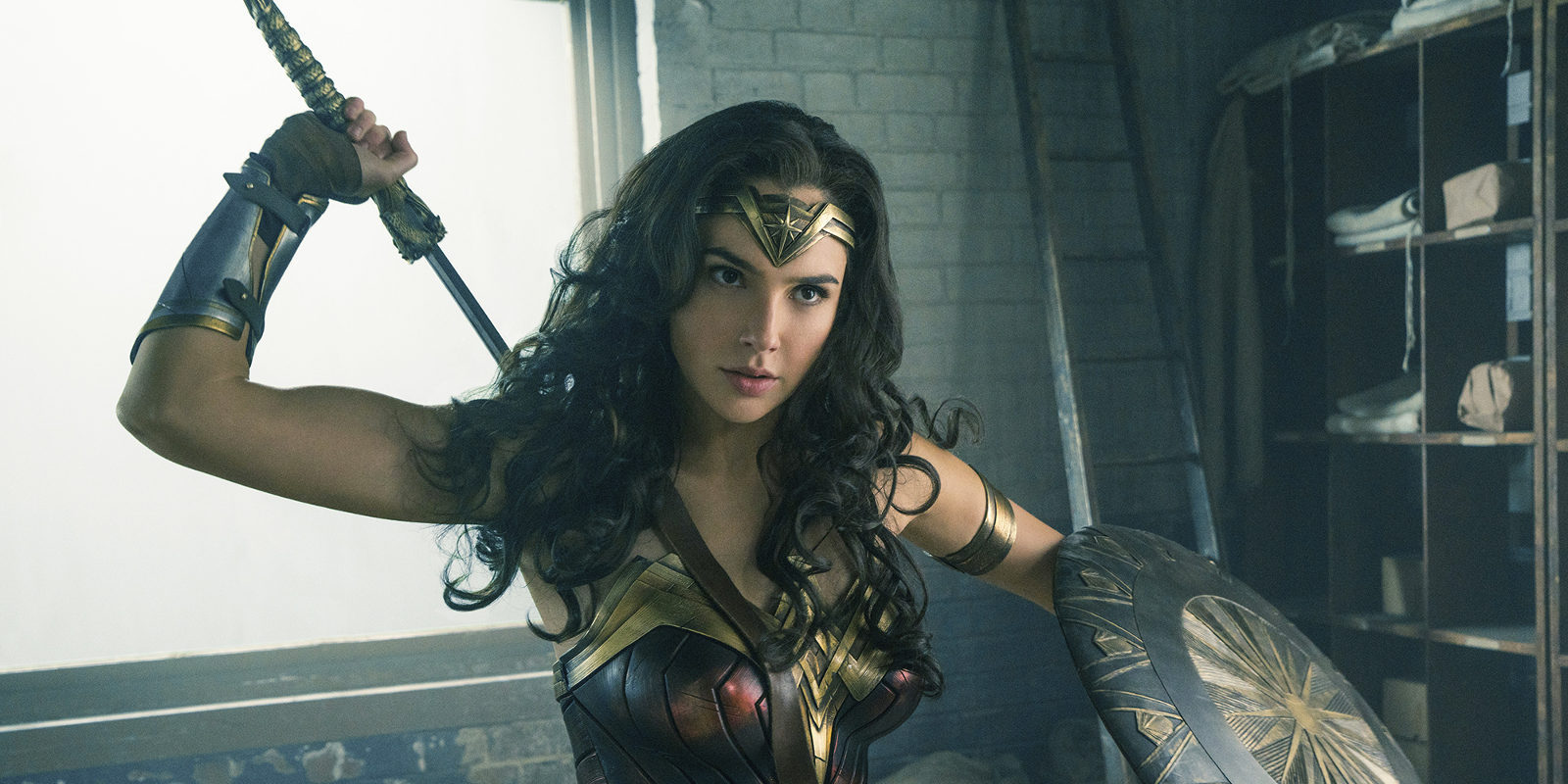 Gal Gadot cuenta la primera vez que leyó una crítica de 'Wonder Woman'
