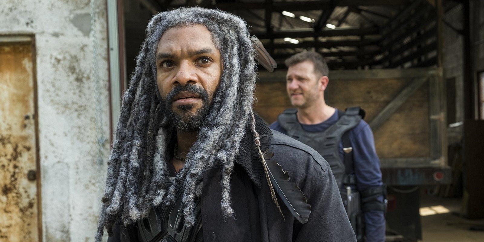 El rey Ezekiel defiende a su compañera de reparto para que continúe en 'The Walking Dead'