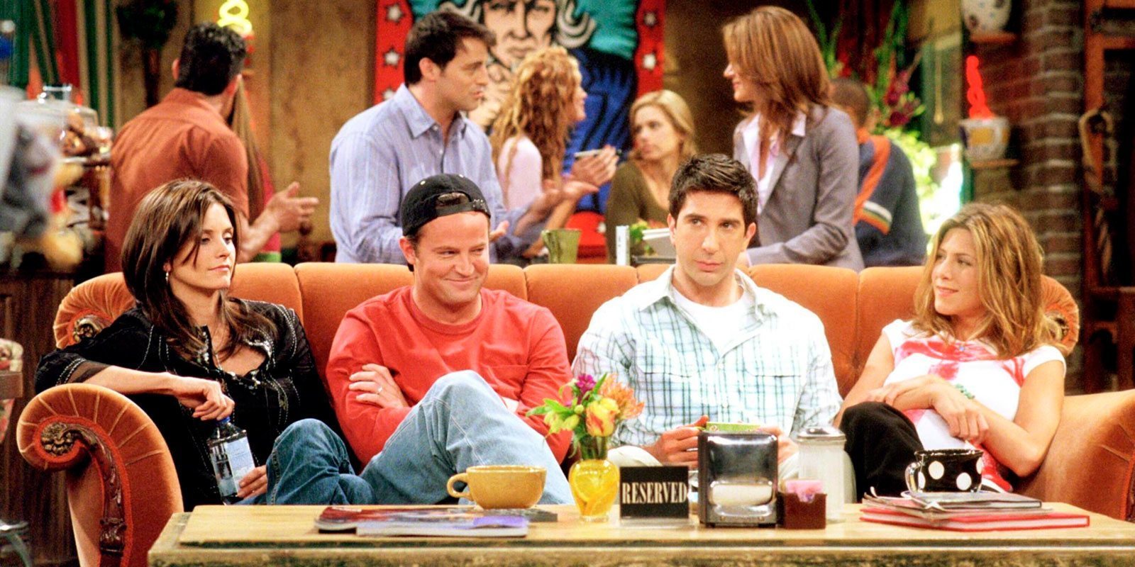 ¿Siempre has querido probar el sofá de 'Friends? Ahora puedes hacerlo