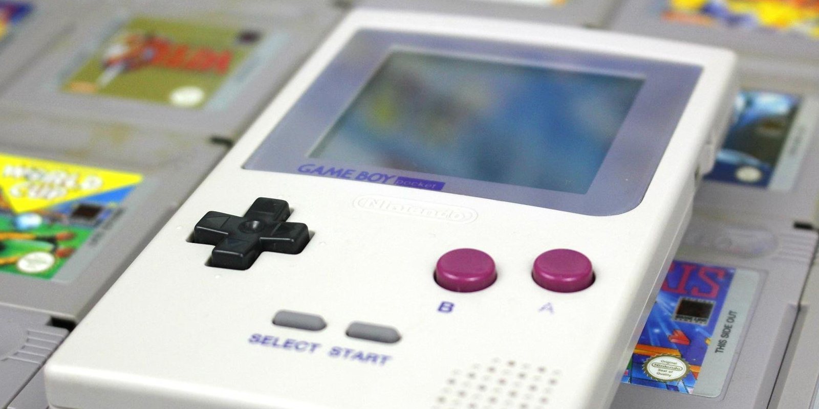 Nintendo patenta una carcasa que convierte el móvil en una Game Boy