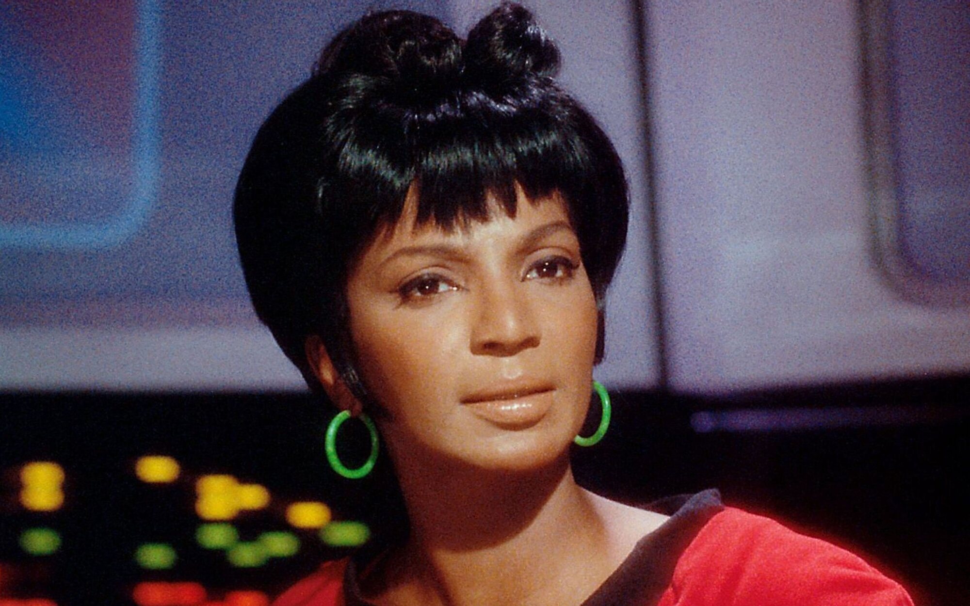 Nichelle Nichols, icónica Teniente Uhura en 'Star Trek', muere a los 89 años